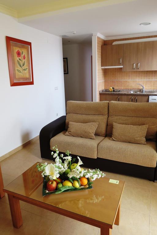 Apartamentos Turisticos Las Yucas 토레델마르 외부 사진