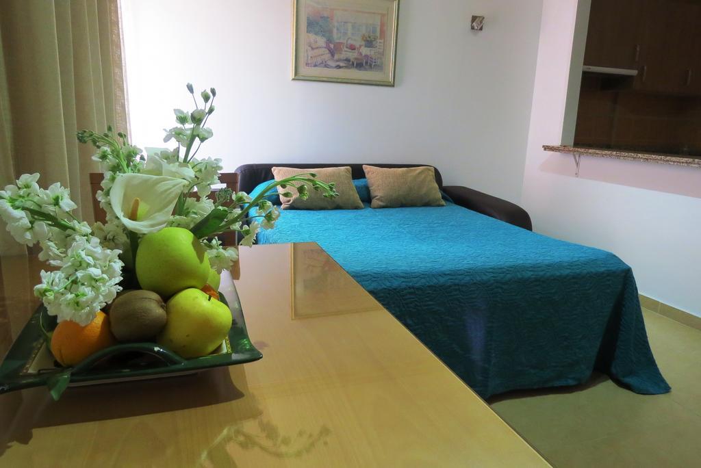 Apartamentos Turisticos Las Yucas 토레델마르 외부 사진