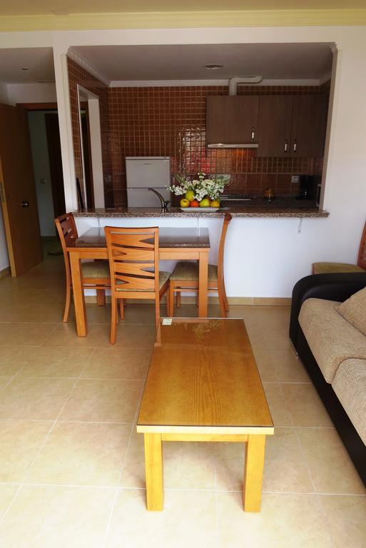 Apartamentos Turisticos Las Yucas 토레델마르 외부 사진