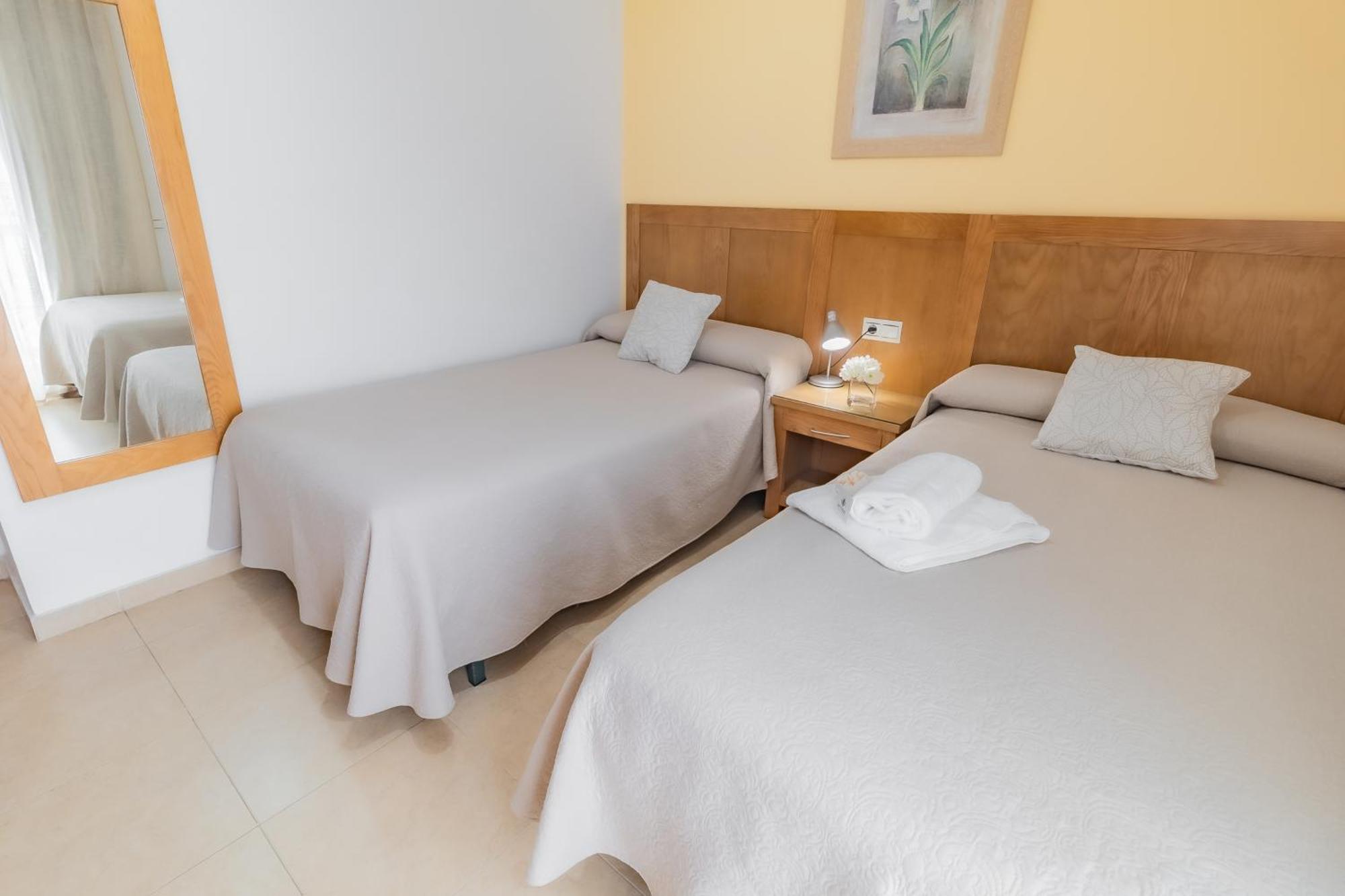 Apartamentos Turisticos Las Yucas 토레델마르 외부 사진