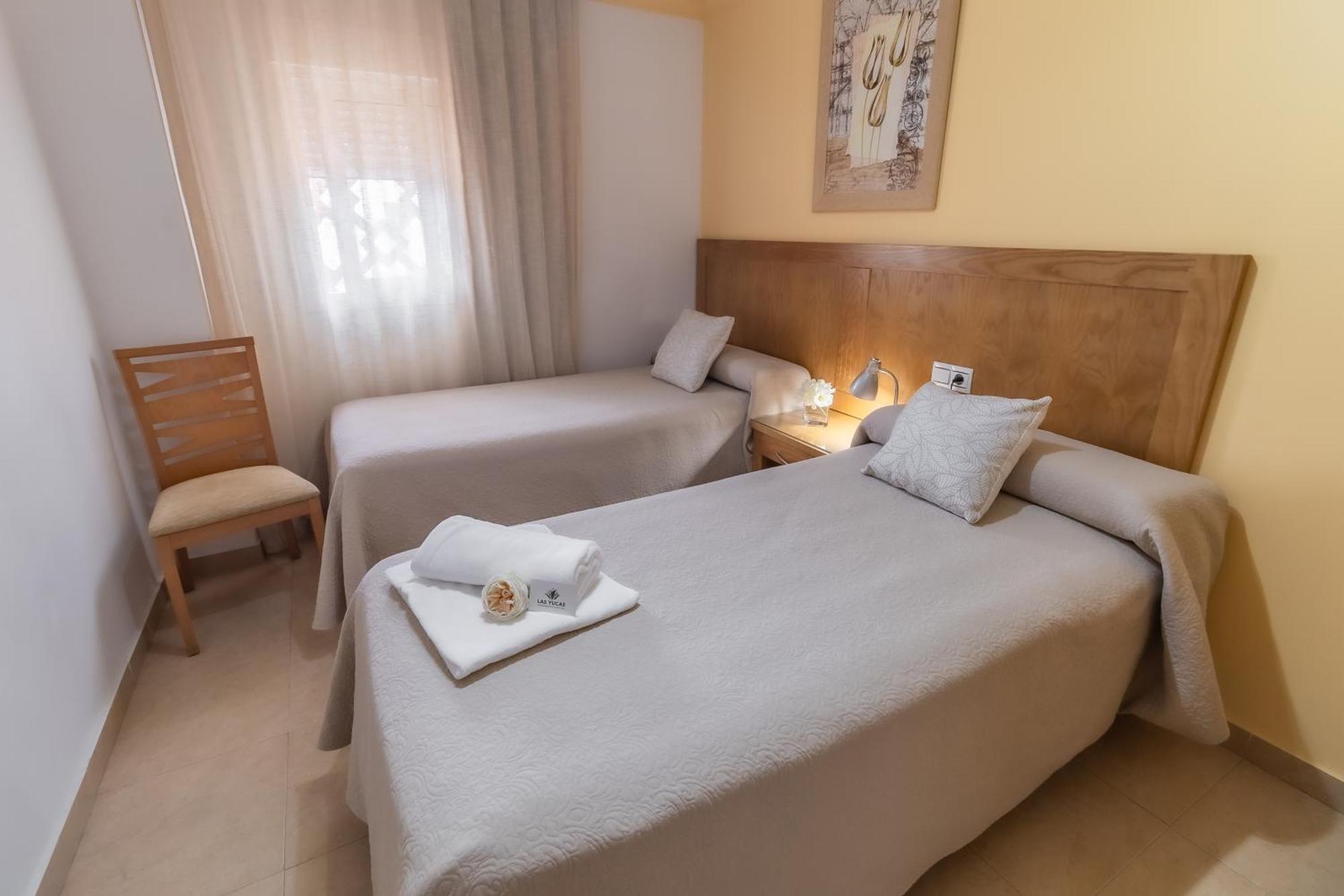 Apartamentos Turisticos Las Yucas 토레델마르 외부 사진