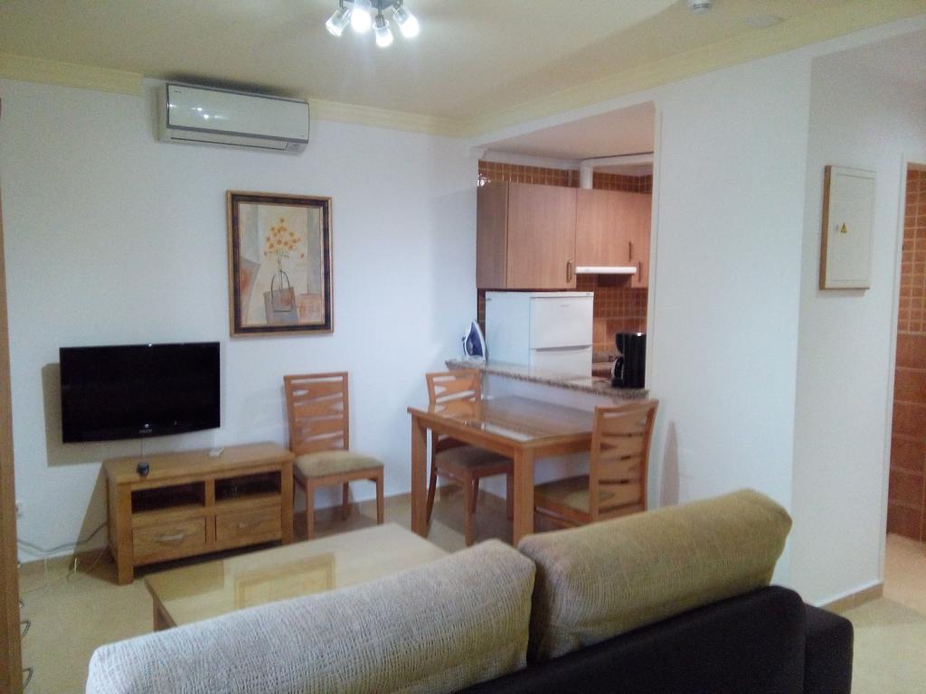 Apartamentos Turisticos Las Yucas 토레델마르 외부 사진
