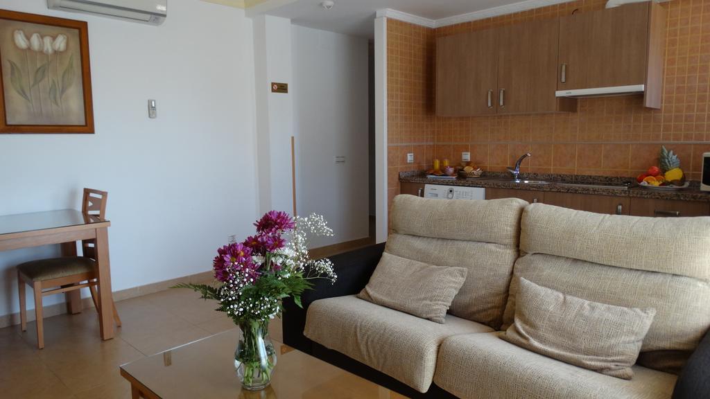 Apartamentos Turisticos Las Yucas 토레델마르 외부 사진