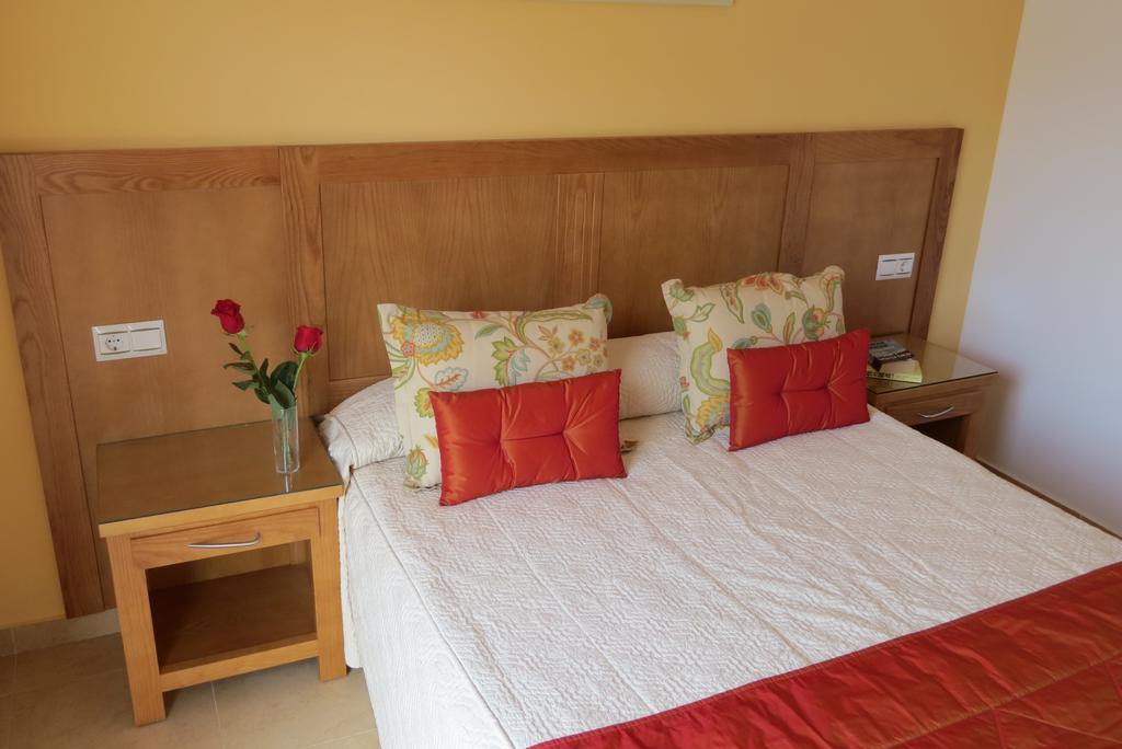 Apartamentos Turisticos Las Yucas 토레델마르 외부 사진