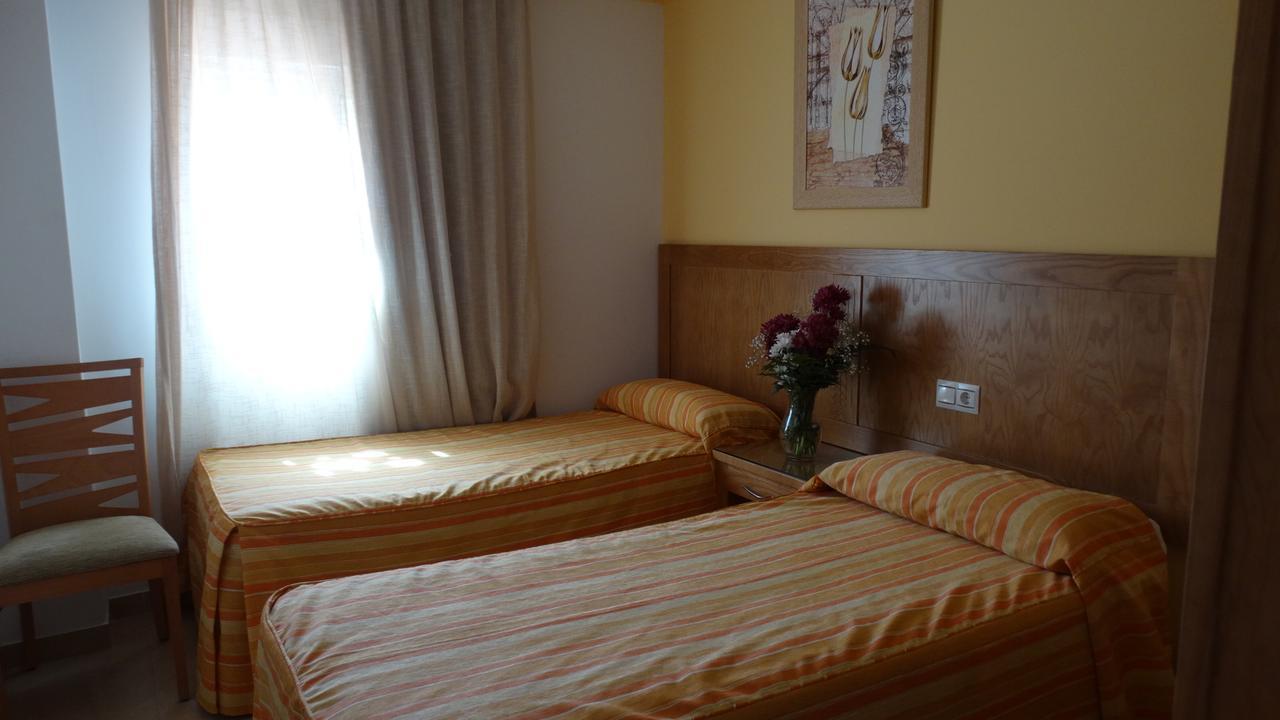 Apartamentos Turisticos Las Yucas 토레델마르 외부 사진